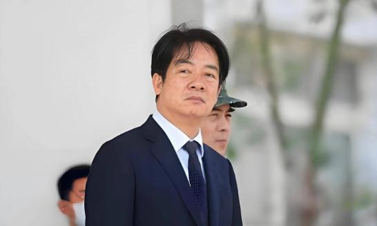 台独分子以为“不归顺”就能赖着不走，这是对主权最大的误读。我们从来不求任何人“归