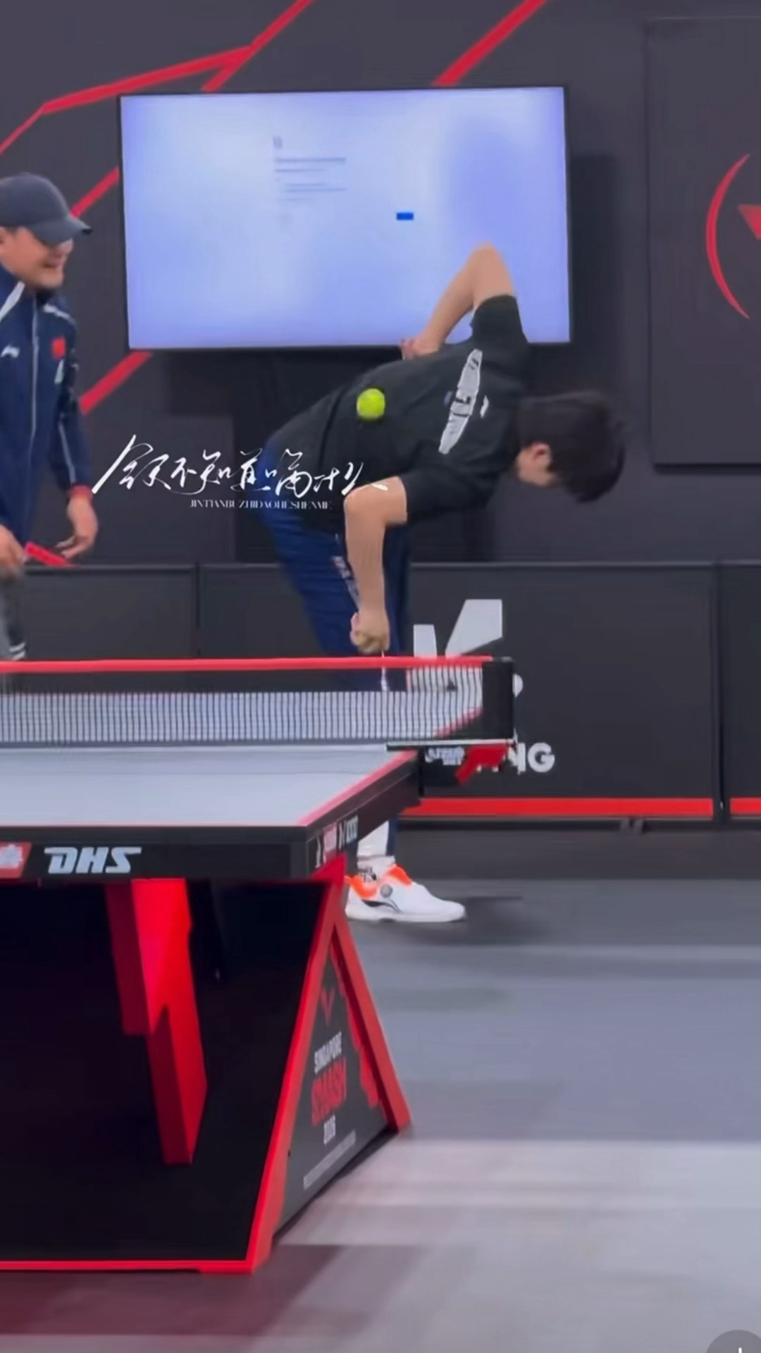 这小孩咋怎好玩呢hh一天一个节目 小汪技巧展示𓀥 