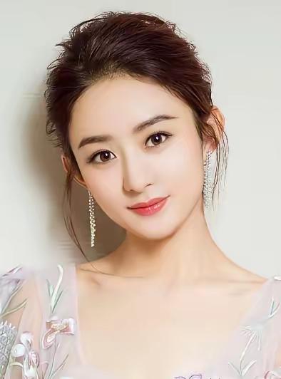 家里一场有趣小争执：闺女偏爱杨紫，小姑力挺赵丽颖，两人互不相让闹起冷战。审美本无