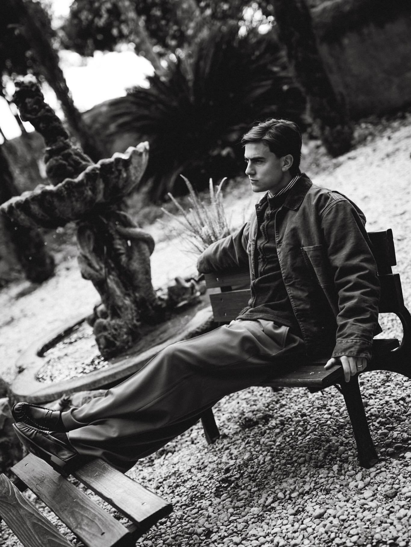 迪巴拉更新ins｜这里的一切都充满历史气息📸🏛️帕雷德斯、阿尔瓦雷斯、冈萨雷