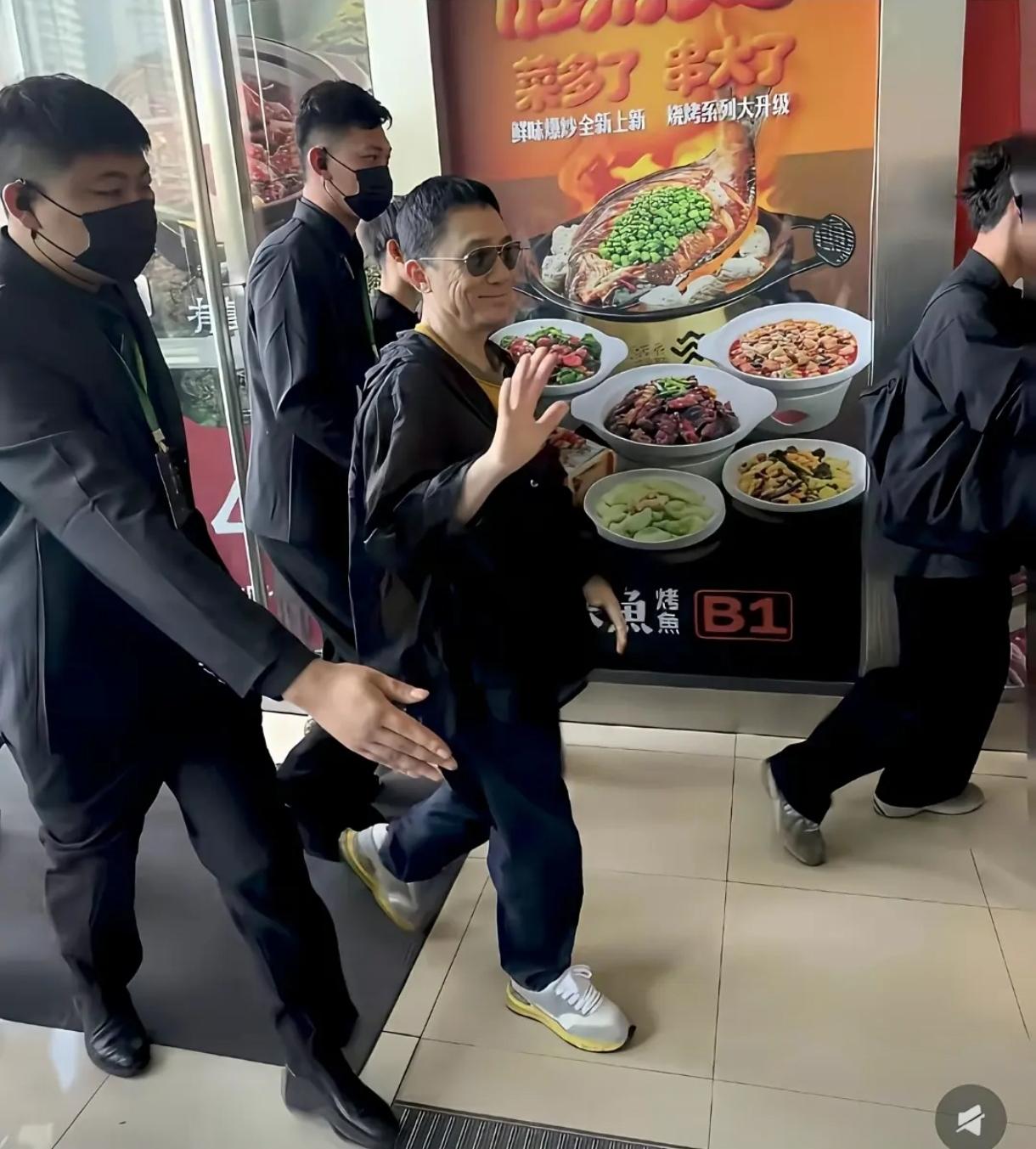 梁朝伟 164
刘嘉玲 158
那个年代的人其实身高就这样子，不可能男士人均17