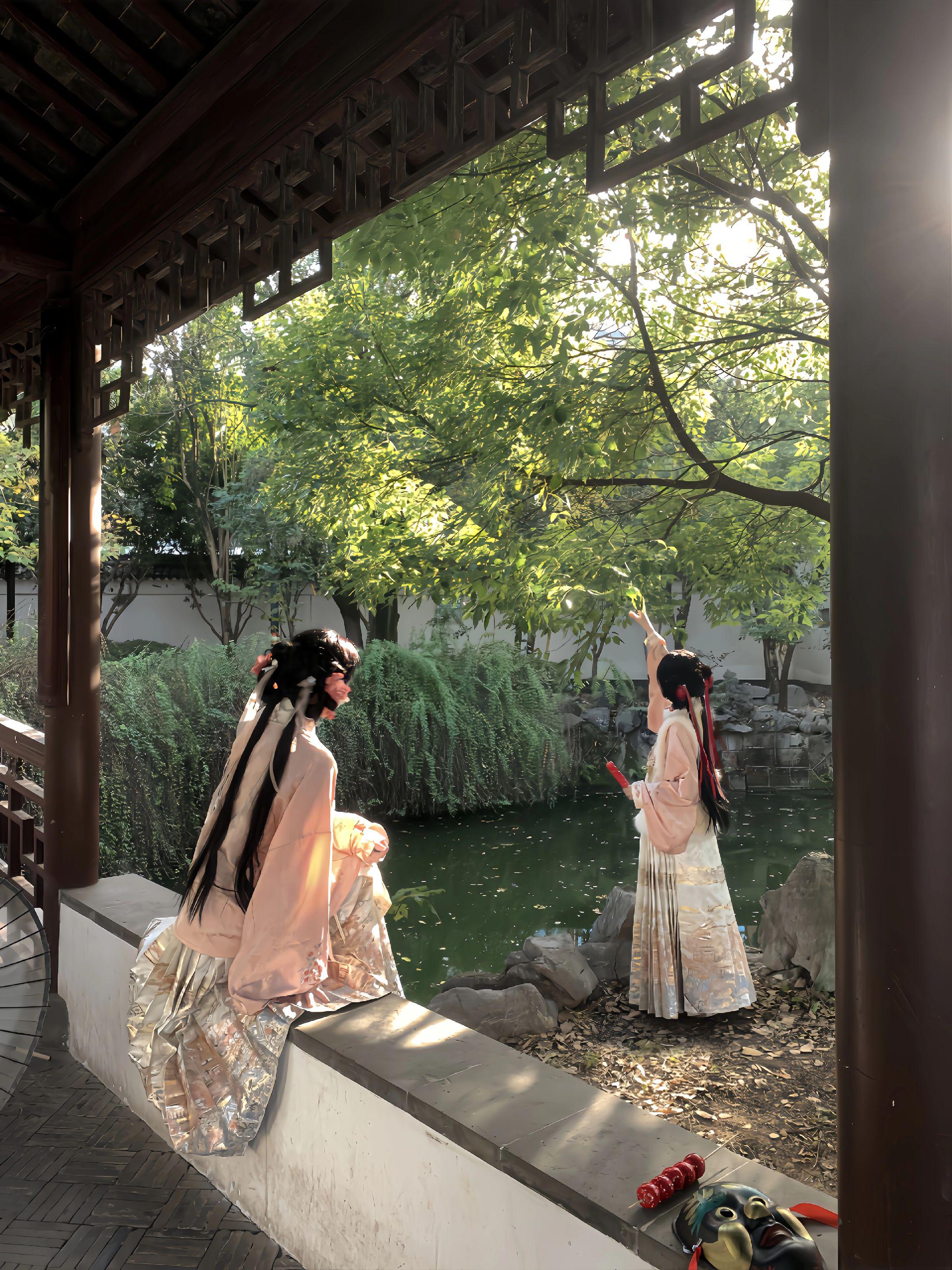 “春知晓梦不觉，恰似你我那年”