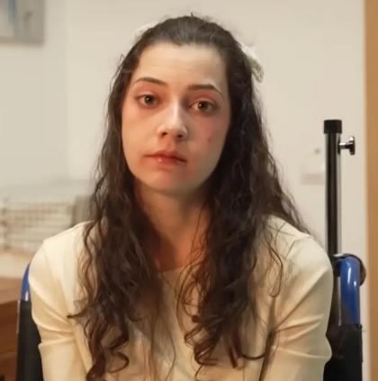 25岁女孩遭侵害后瘫痪，苦苦挣扎数年，最终还是走向了安乐死
25岁，本该是肆意鲜