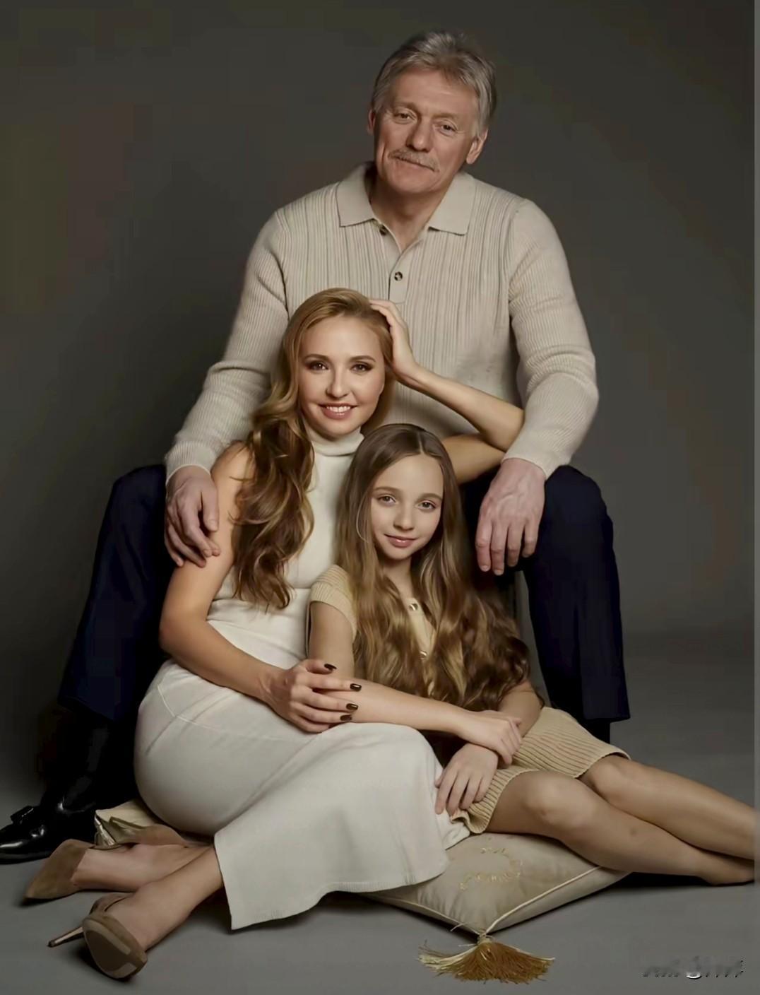 这是俄罗斯前总统新闻秘书德米特里·佩斯科夫与妻子、2006年冬奥会花滑冠军塔季扬