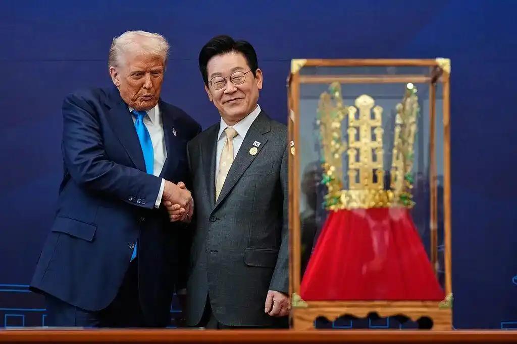 美韩军演缩水，特朗普喊“欢迎自保”，一句话把“台独”最后的幻想干碎了。 

特朗