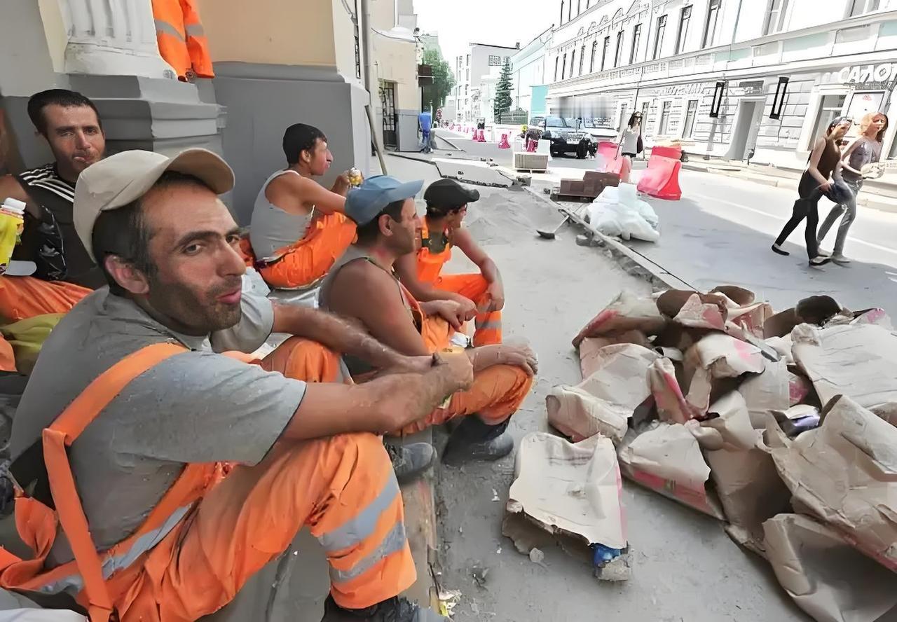 日本风波让越南劳工遭殃，这事儿挺闹心。2025年日本首相涉台错误言论，让中国游客