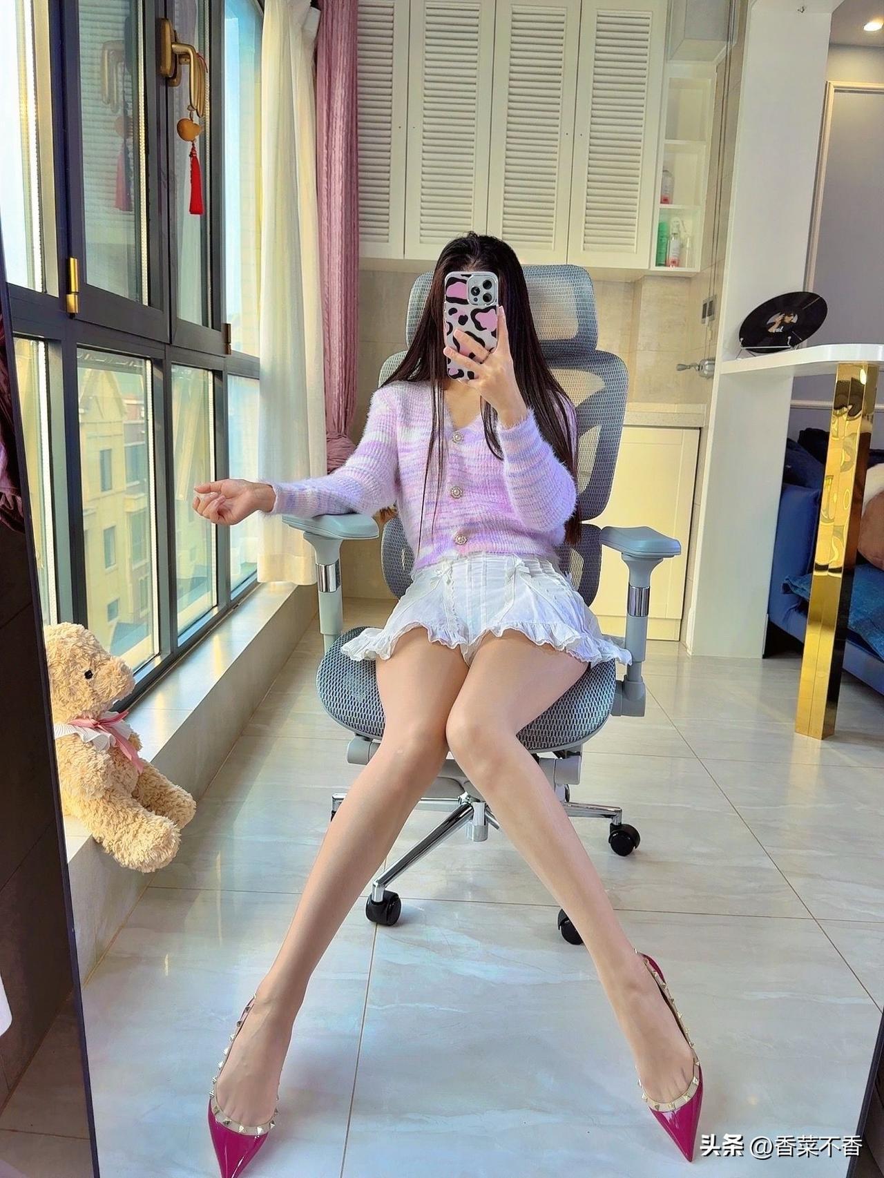 女人如何穿出含蓄的性感?选择有蕾丝元素的衣服，增添性感。