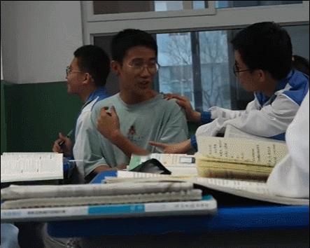 上过高中才懂得默契配合 ​​​
