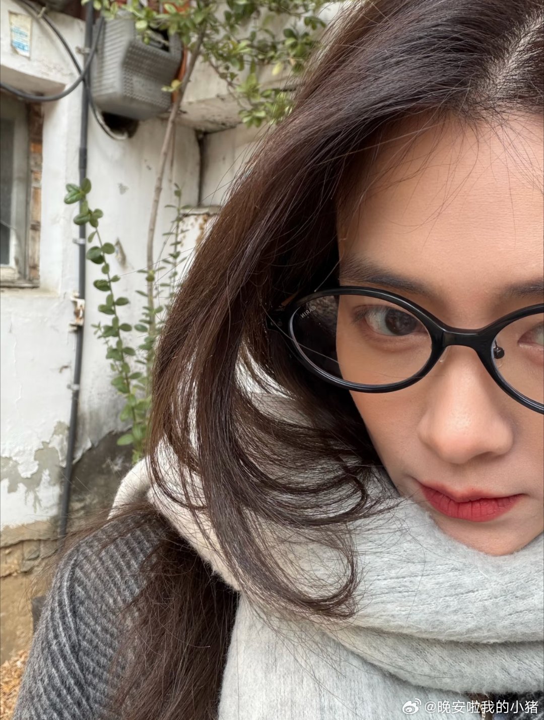 陈昊宇街边随拍，文艺青年来的