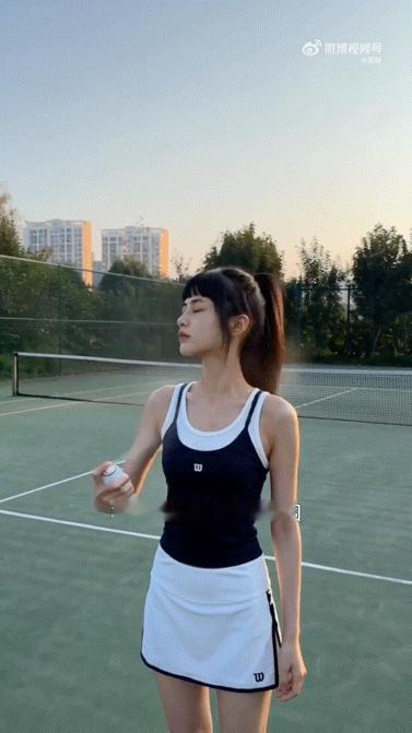 疑似AI演员开始接商务了 怎么AI演员笑起来比我还像活人，看完竟然被一个数字人圈