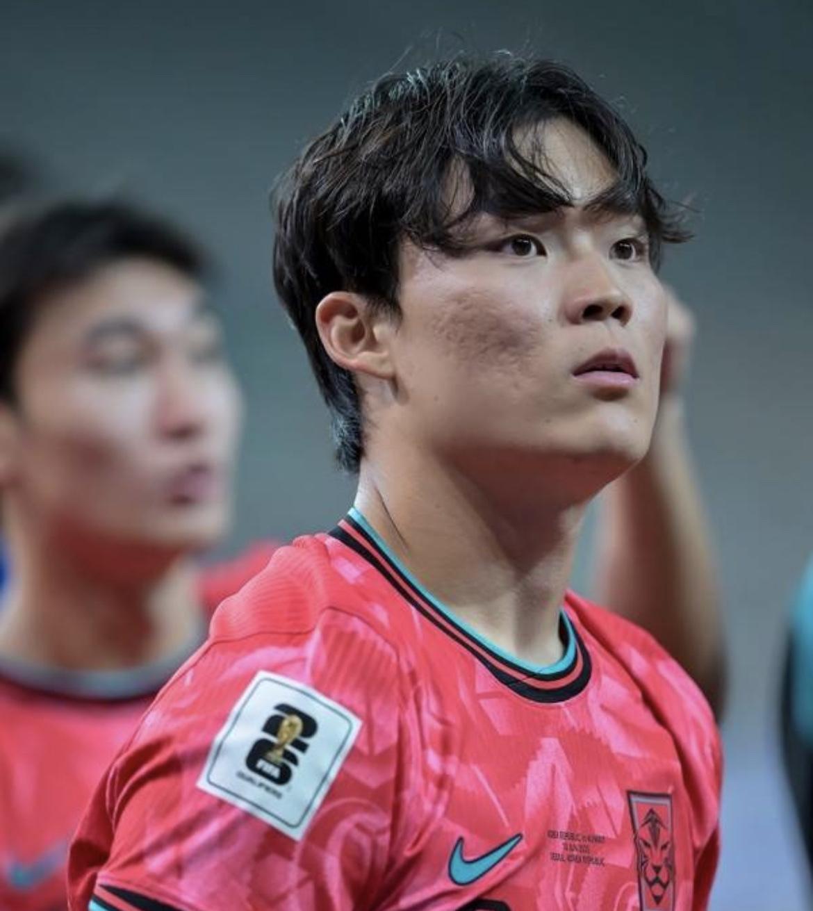 伊万来听听！韩国队十八强赛最后一场4比0大胜科威特，在比赛中打进一球的韩国中锋吴