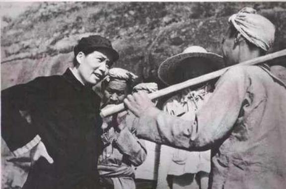 1948年春天，华北大地上的硝烟还没有散去，解放战争正处在关键阶段。这一年3月2