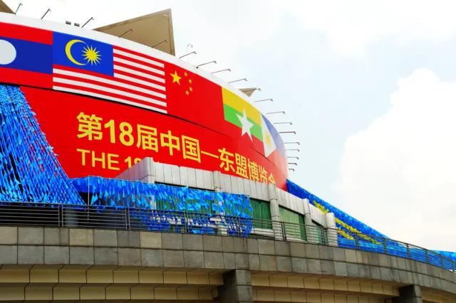 52%选中国，但心结仍在：东盟在中美之间的“走钢丝”游戏

新加坡《联合早报》今