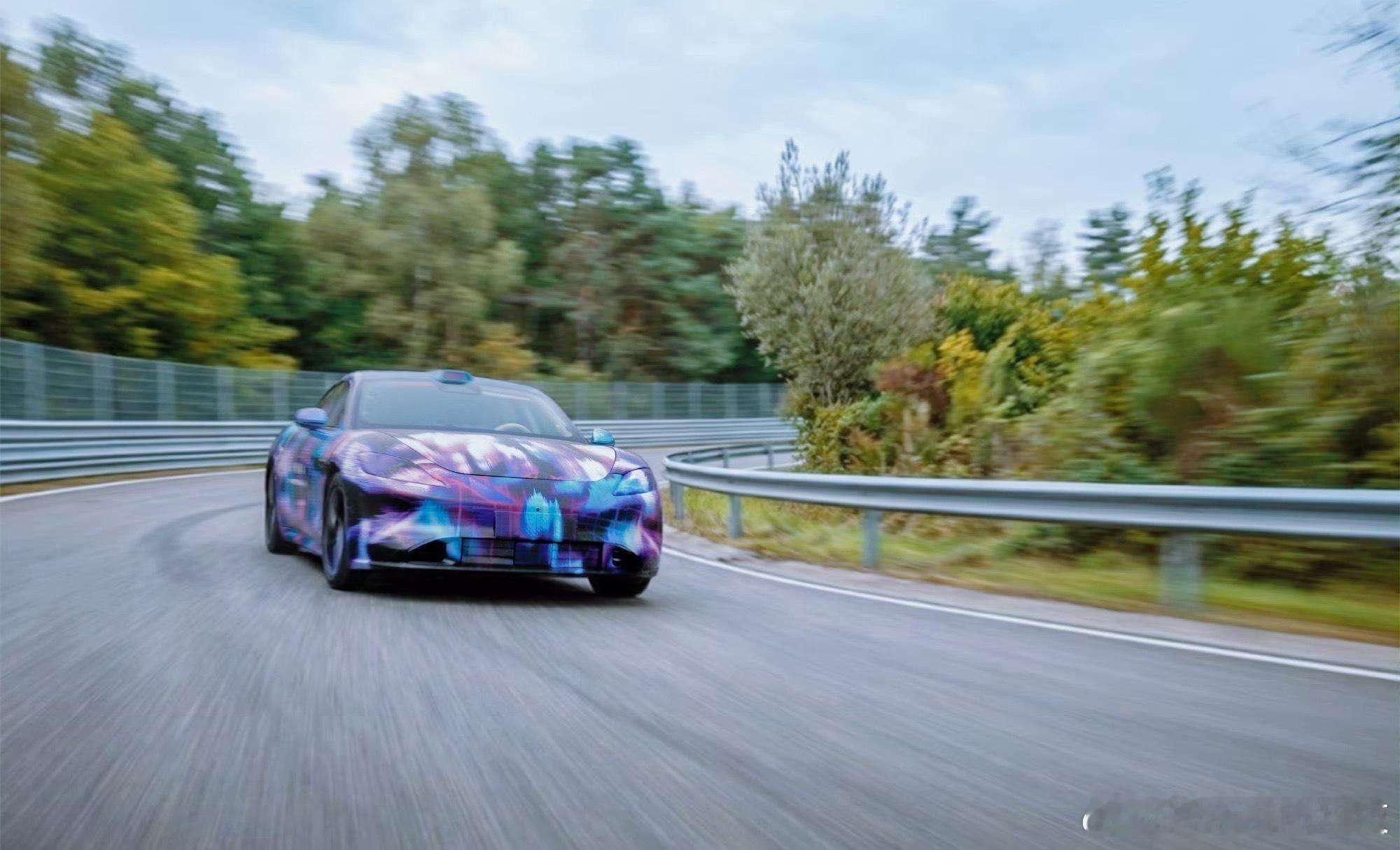 路测中的尚界Z7加速超猛，推背感直接拉满，性能党狂喜！这外观设计，回头率杠杠的！