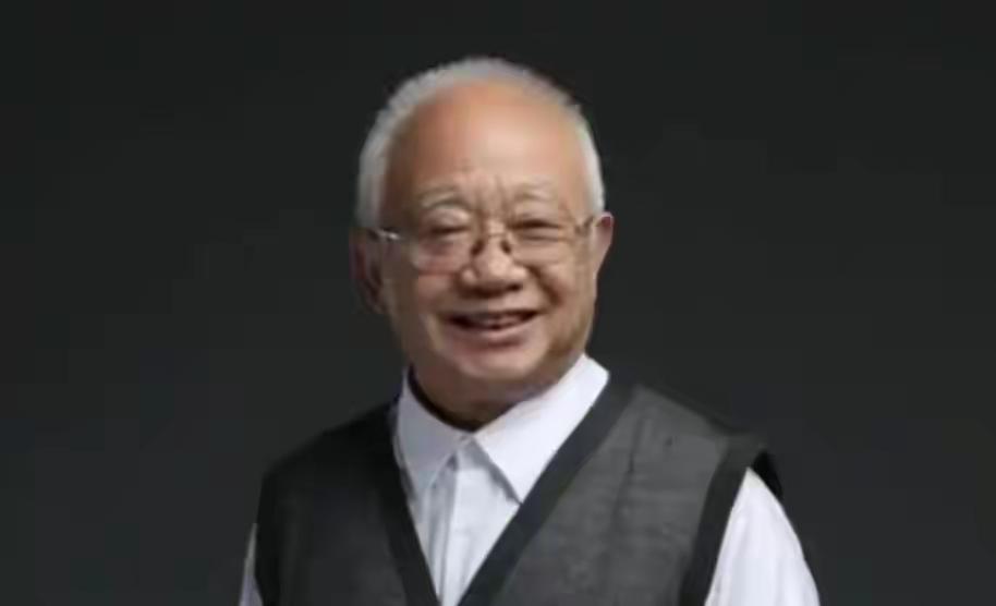 青岛黄海之滨的核武老人魏世杰：隐姓埋名26年铸国之重器，归来后半生守护两个“长不