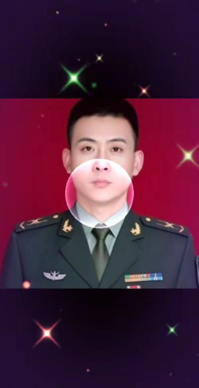 我的青春有穿军装的样子 军人证件照 军人照片系本人军营生活照 军装下的青春担当