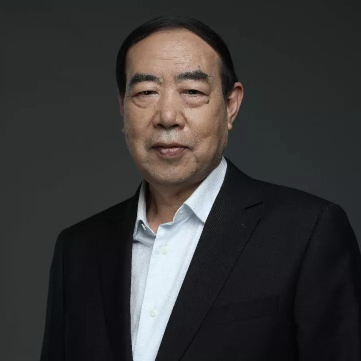 很喜欢作家贾平凹一句戳心的话：“真诚是当代社会的奢侈品，做不到虚伪融洽，那就独善
