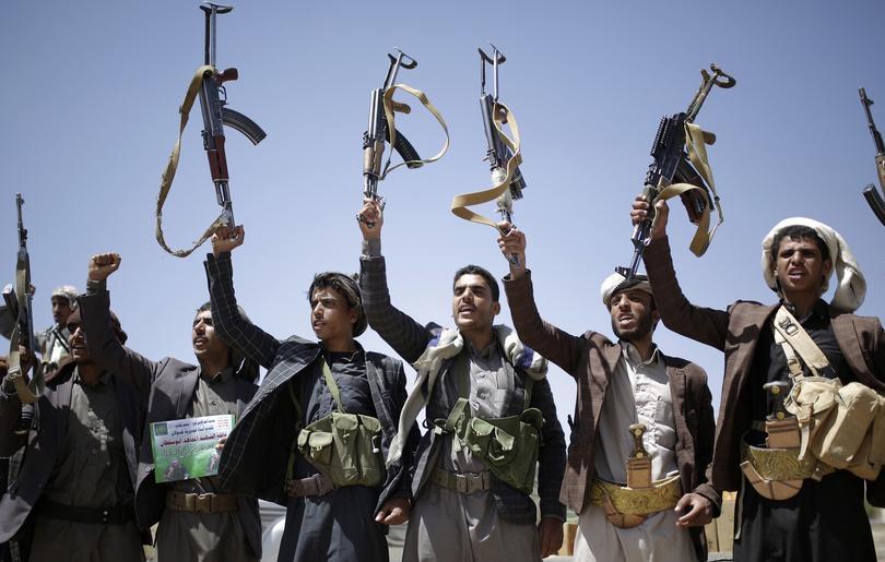 特朗普一顿操作猛如虎，结果把自己坑到没退路。

美东时间 4 月 13 日早上 