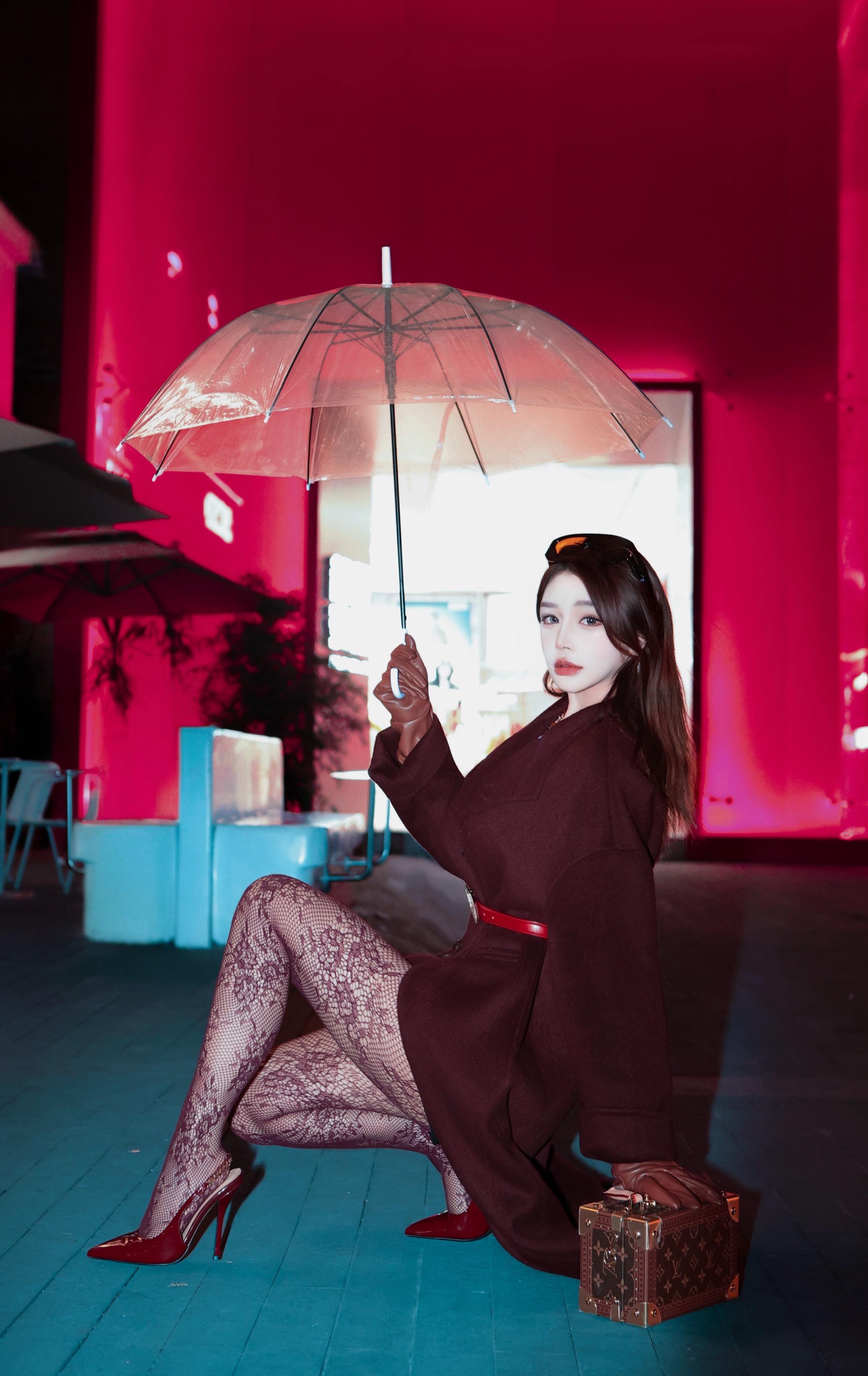 现在的状态，什么都知道，什么都明白，什么也都无所谓，终于体会到了，无感...