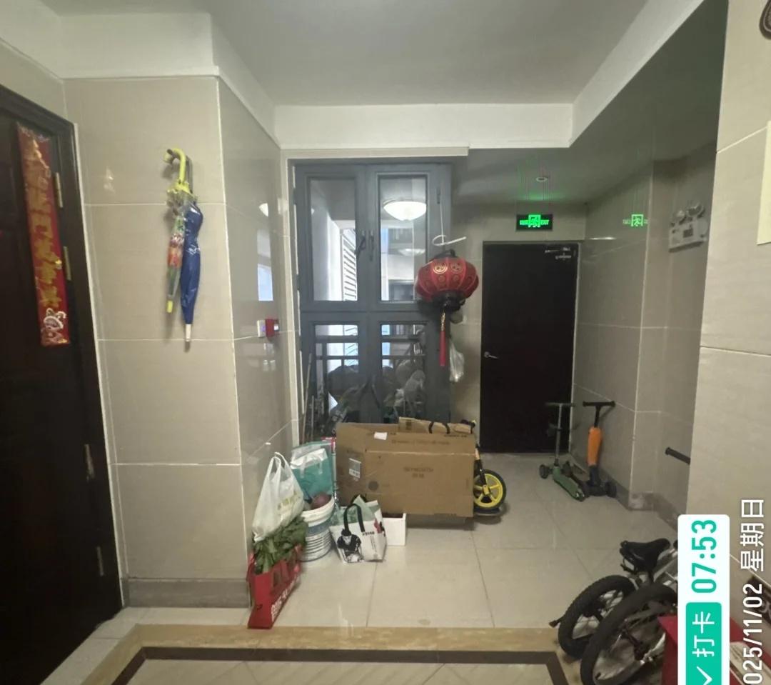 EP9:更新恶邻堆放杂物现状
眼瞅着堆得越来越多了[微笑]焦急等待法院传票中……