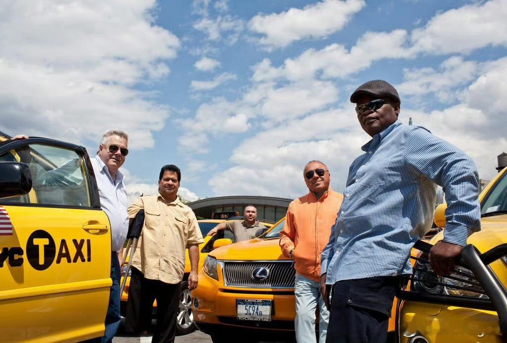 昙花一现的纽约凌志RX出租车从21世纪开始，越来越多的混合动力出租车出现在美国纽