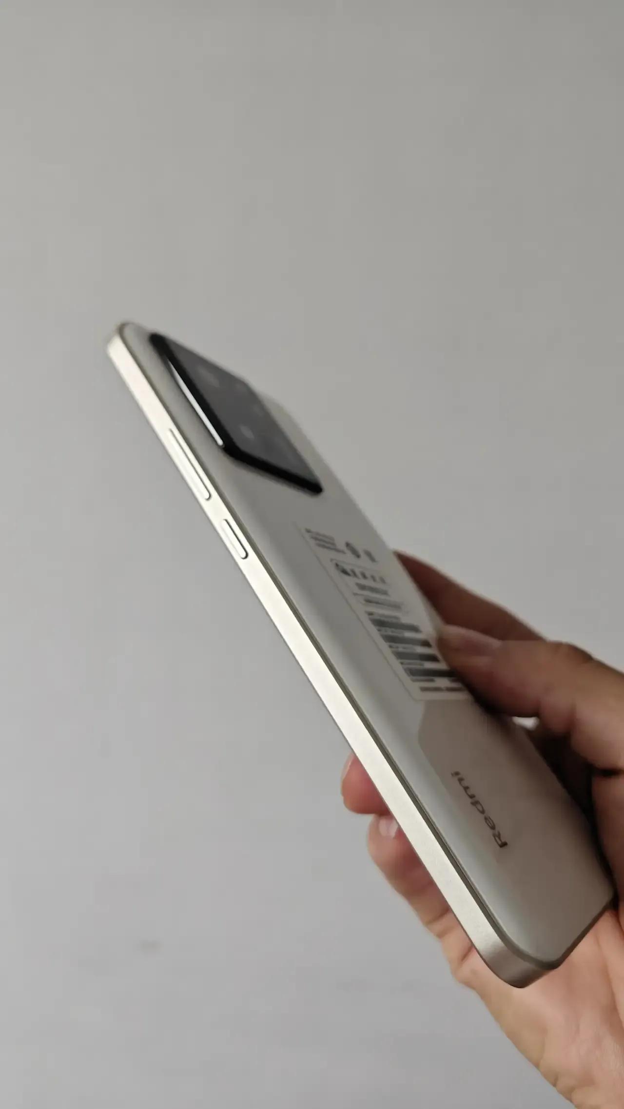 一台中端机卖成这样，友商被狠狠上了一课
1：首销月60万台销量
2:好评率98%