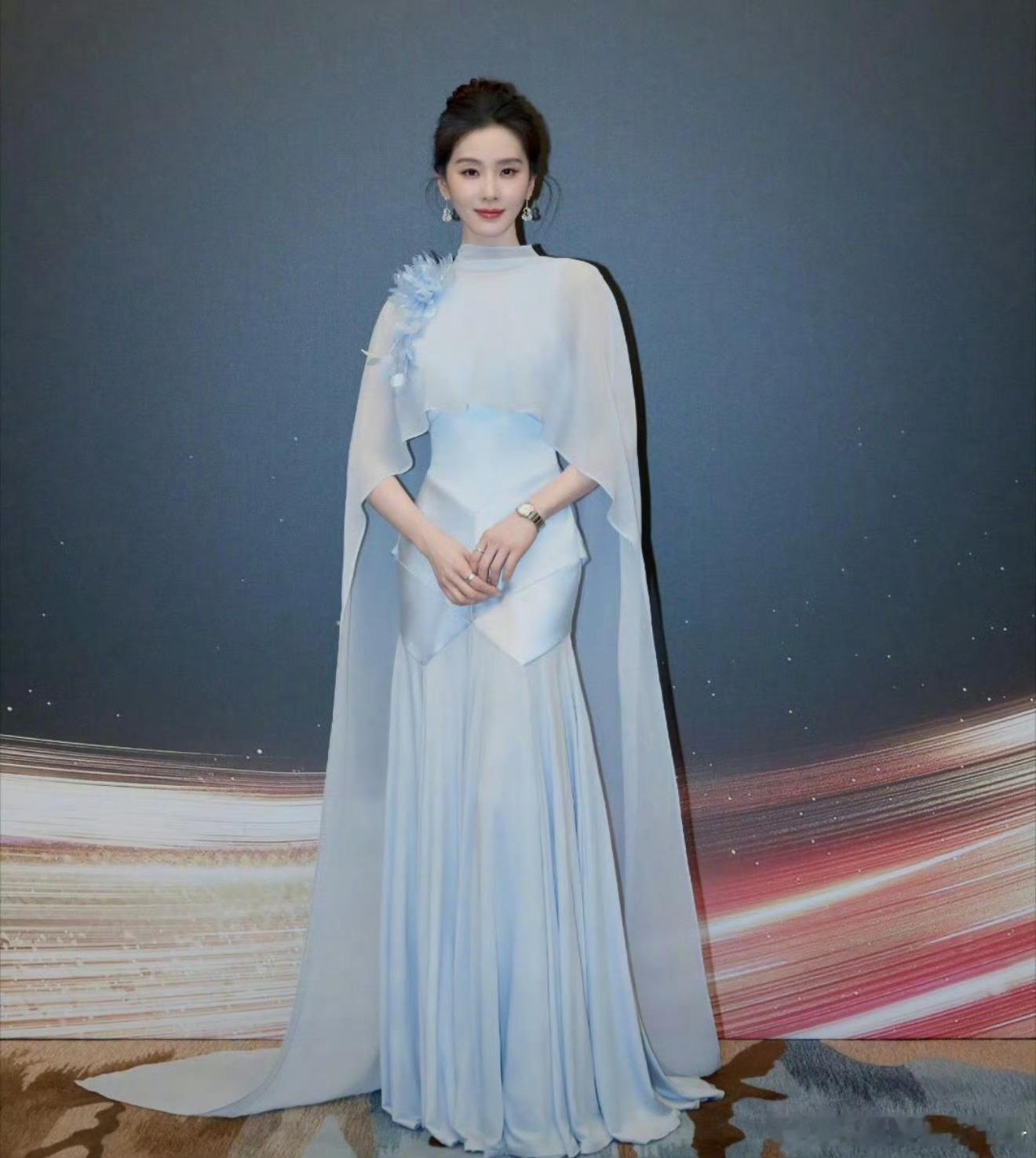 赵丽颖 刘诗诗两位85🌸self-portrait 特别定制造型，你Pick谁