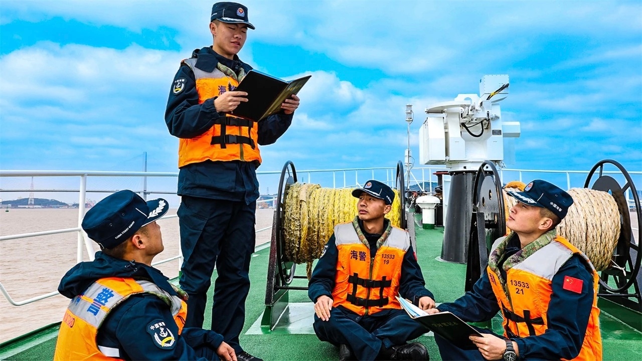 CCG13533艇，318系列产品？遥控武器站可能后来加（改）装的。 