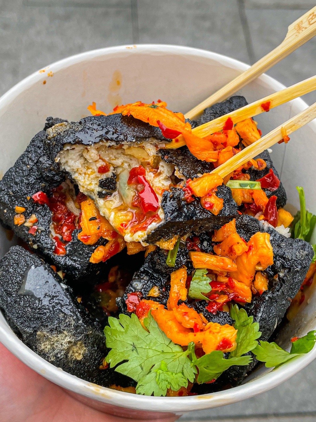 城市寻味记  长沙，一座被辣椒和烟火气腌入味的城市🌶️！来这儿，不吃到扶墙都算