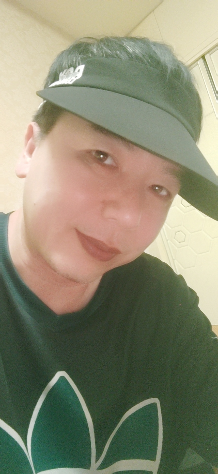 闲鱼上买的，包邮20元，再买剁手 