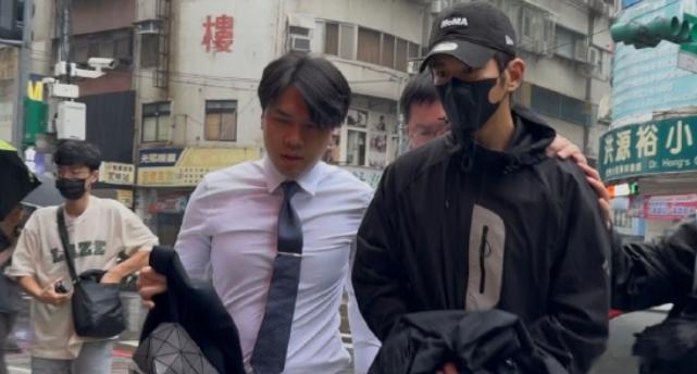 经纪公司回应修杰楷被拘提 透过经纪公司回应逃兵问题，仅低调表示「了解中」。修杰楷
