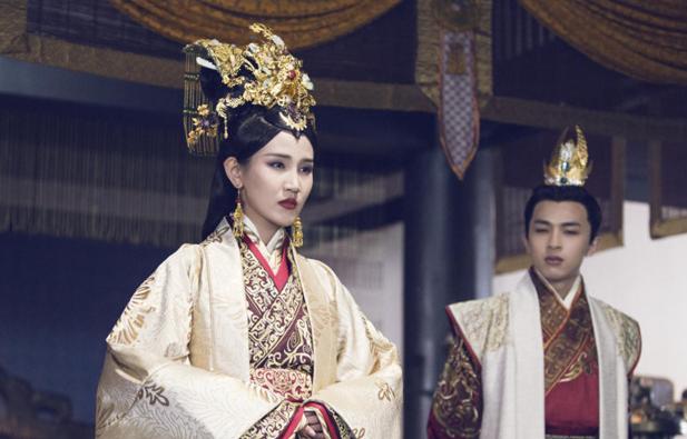 三度垂帘听政，扶立六帝，最不想掌权的女人，却被迫掌权40年。这个女人掌权40年，