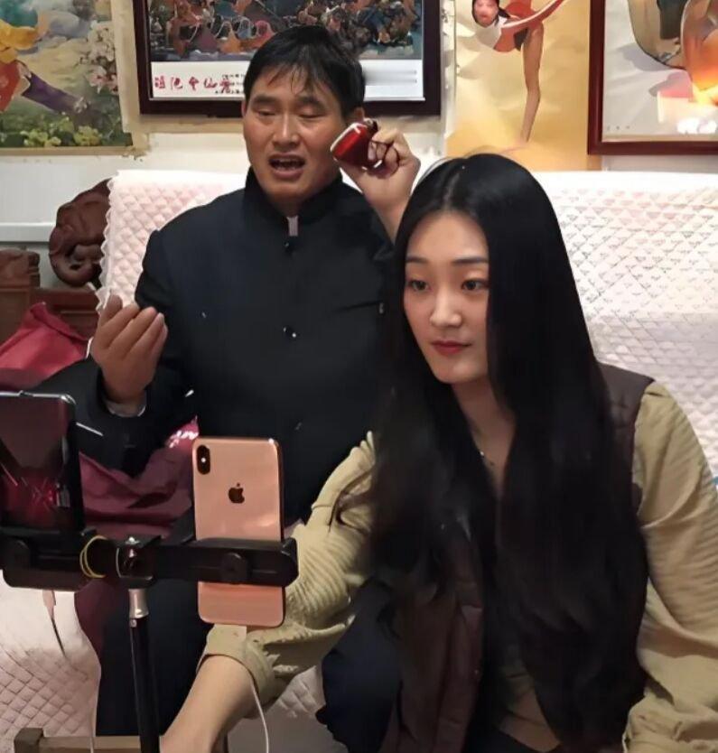 陈亚男未婚夫要复制她的走红之路？账号粉丝破万，已经开始带货了 