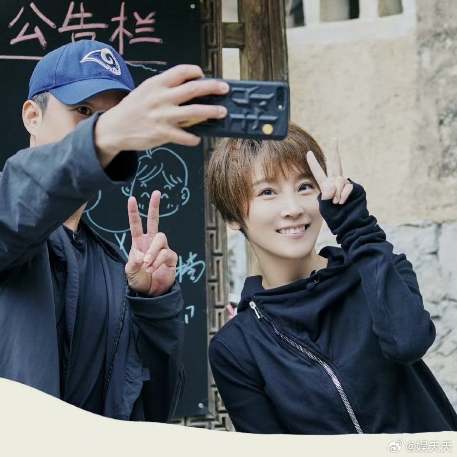 吴京回应谢楠初舞台 谢楠站上乘风舞台勇敢发光，吴京温柔又坚定的支持太戳人。最好的