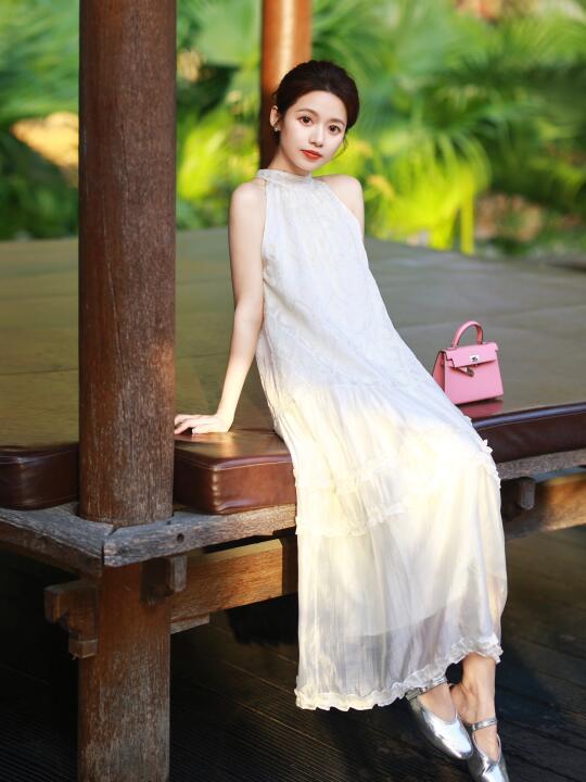 小白裙和夏天 🏝️