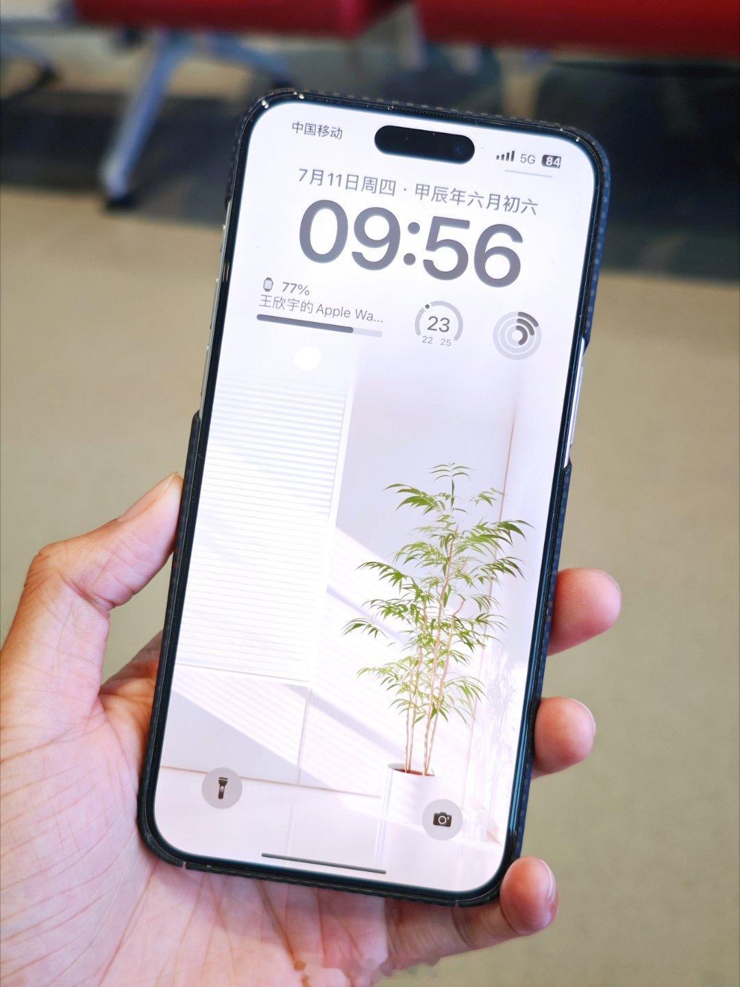 放到现在来看苹果，也没有网上说的一团糟，还是有不少可以拿出来值得一提的①软件生态