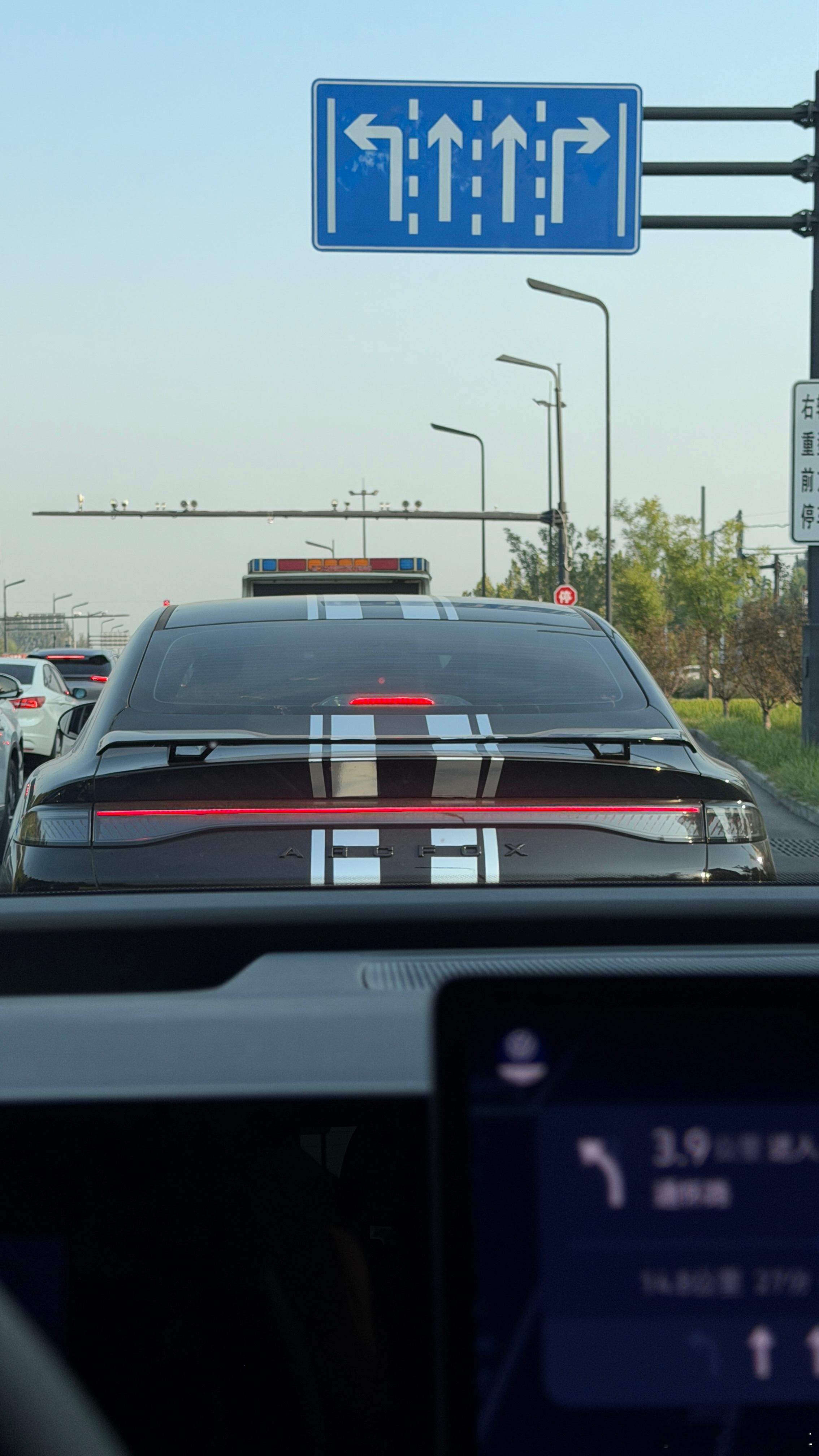 第一眼没看出来是什么车真鬼火啊 ​​​