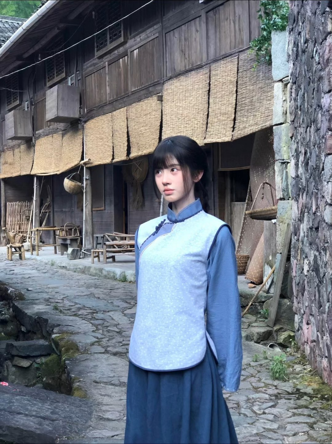 鞠婧祎 🍊💙鞠婧祎苏绿夏 那日烟雨朦胧🌦️彩袖勤捧玉钟🕰️闲来酌酒🍺对