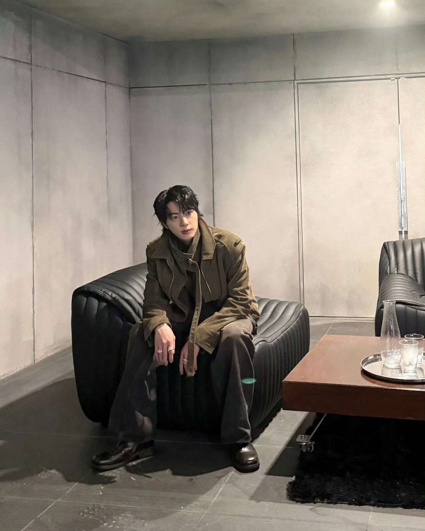 大家都说我执迷不悟丧失自我只知道围着一个男的转 我根本没把这些贬低我的言论放在眼