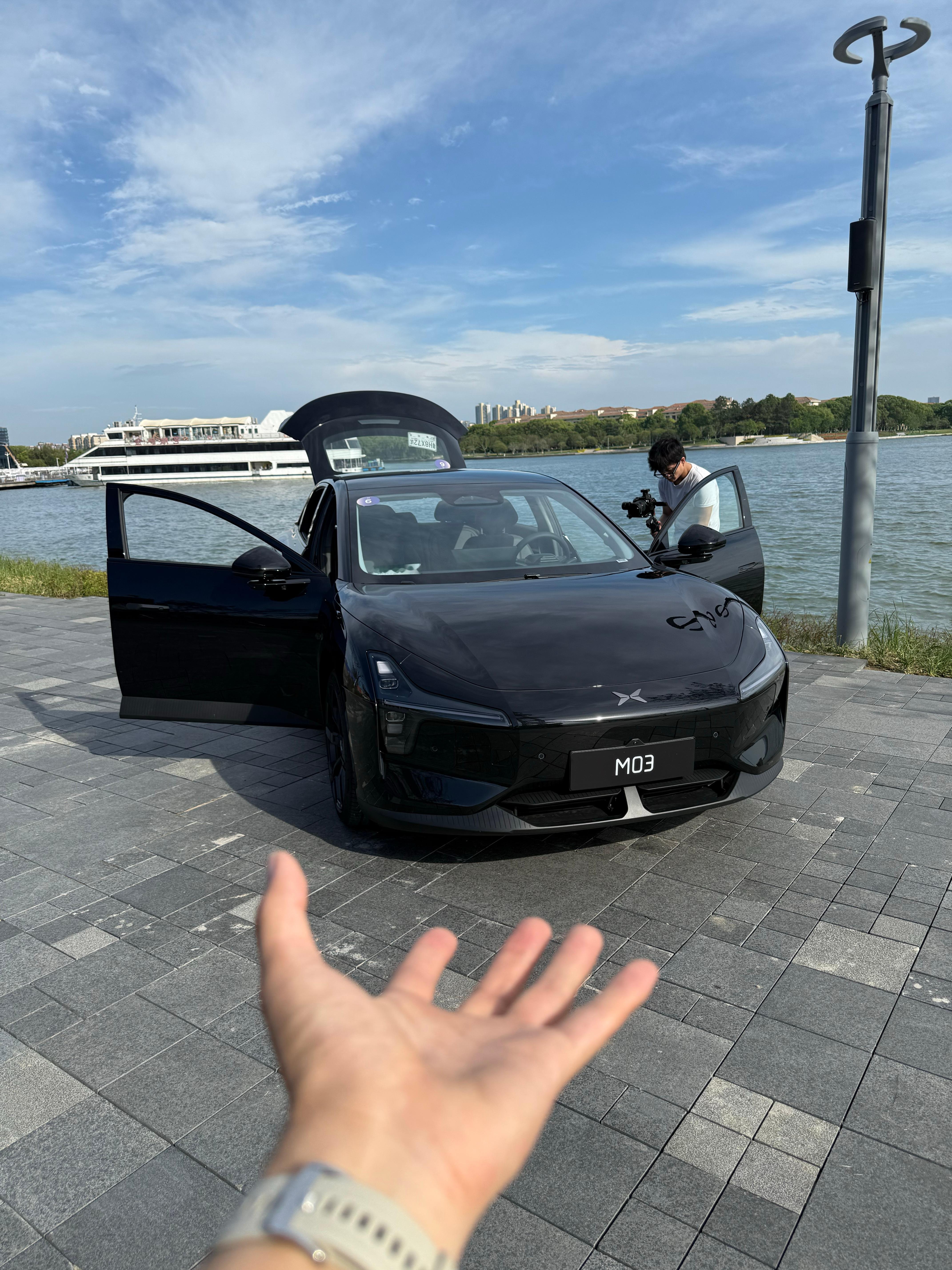 朋友们，今天来试驾体验小鹏MONA M03 Max，作为 M03 的车主，心动了