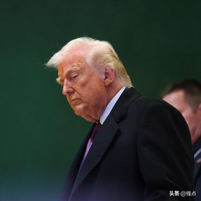 特朗普支持率跌至重返白宫以来最低！
 
路透社与益普索3月24日公布的民调显示，