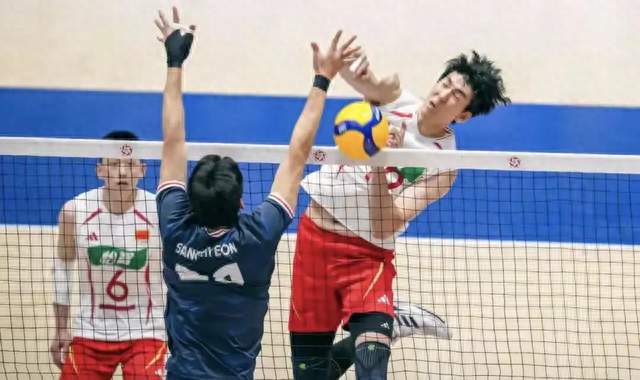 爆冷！男排1-3惨遭韩国逆转，痛失奥运主动权，主帅海宁饱受质疑