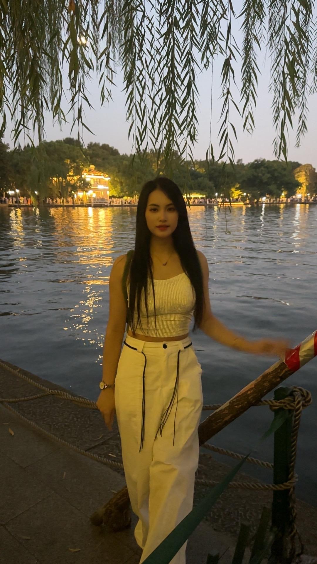 今年过年你回家？如果没地方回跟我回广西吧