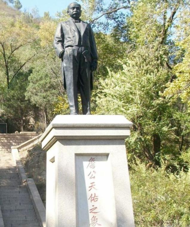 1982年5月17日，铁路部为将詹天佑的遗骨迁至青龙桥火车站进行安葬，决定开挖其