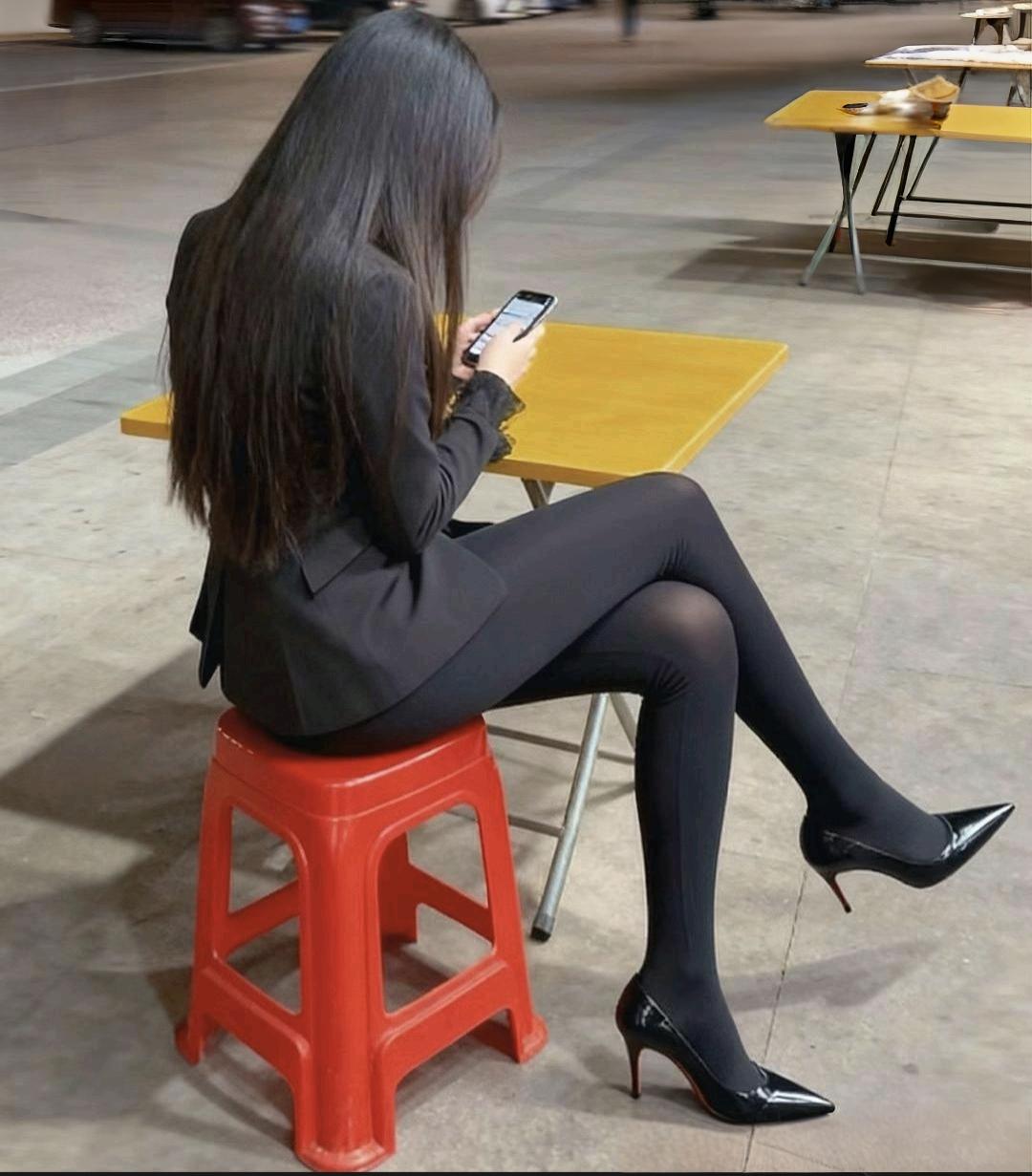 女生如何穿搭看起来时尚更有品味呢