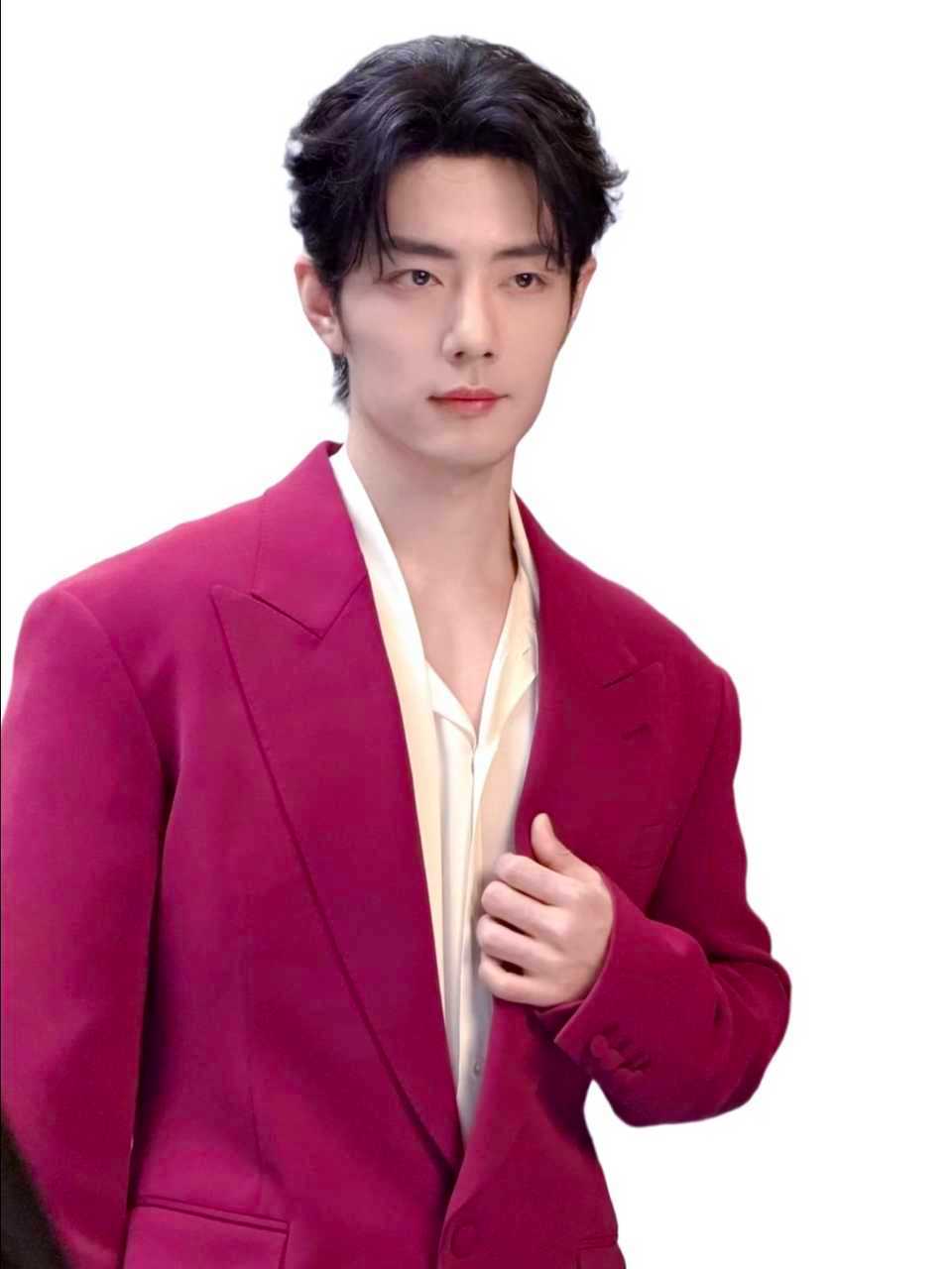 老公晚上好呀！肖战，这个颜色，很少见啊！ ​​​
