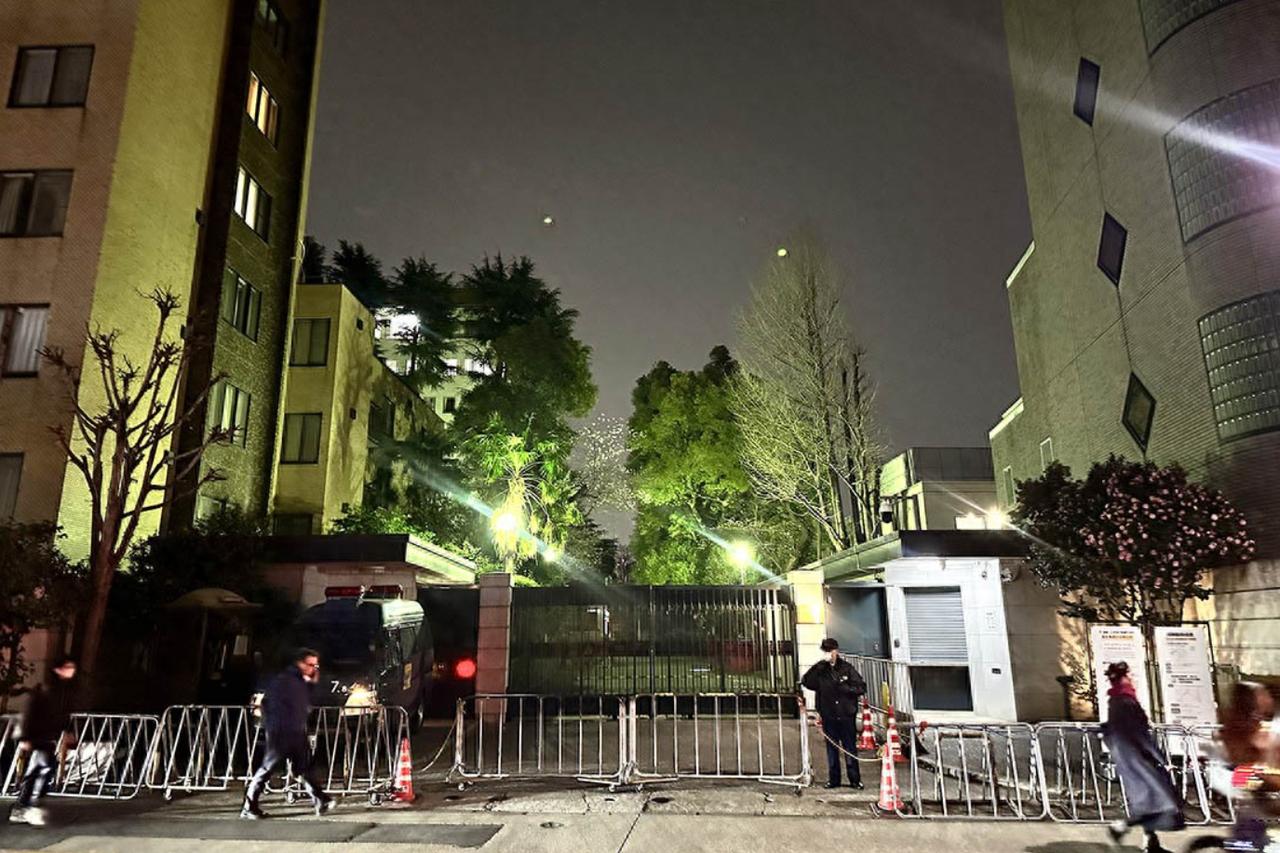 日前，日本陆上自卫队三等陆尉村田晃大携带刀具，翻墙闯入中国驻日本大使馆，还威胁要