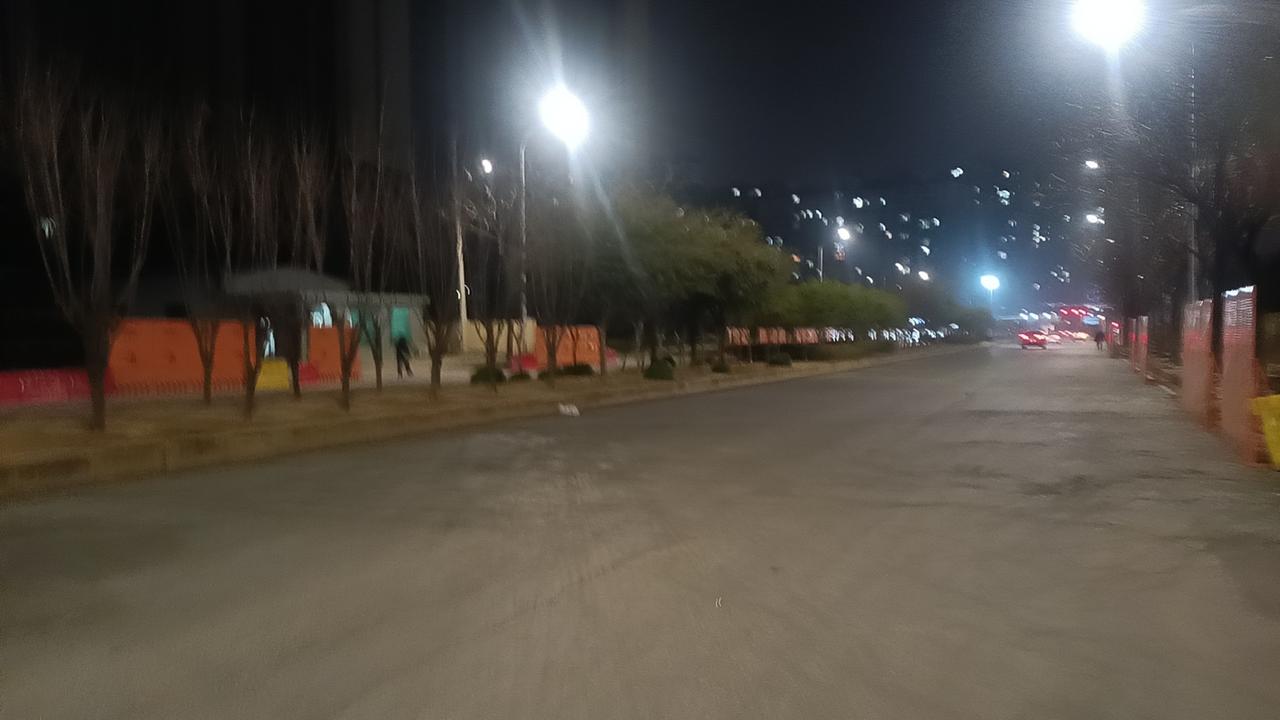 比如：
 
- 问“你还好吗”，其实是“我想你了”
- 说“我没事”，其实是“我