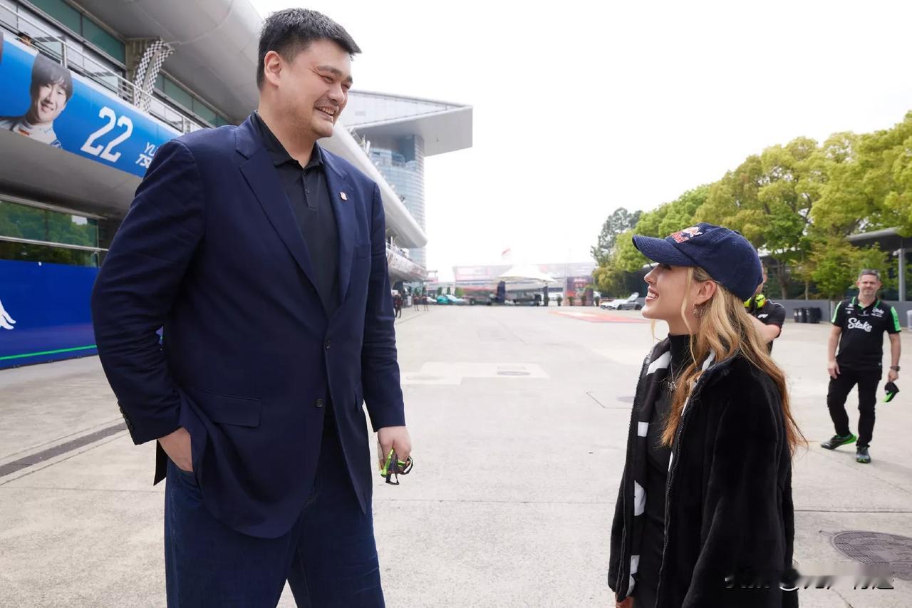 男女的完美身高差，体形差，应该是像谷爱凌和姚明这样的！