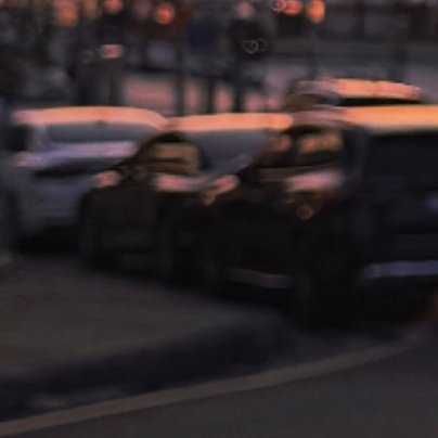 永远都不为自己选择的道路而后悔，不管是十年前，还是现在。因为唯一能做的，只是义无